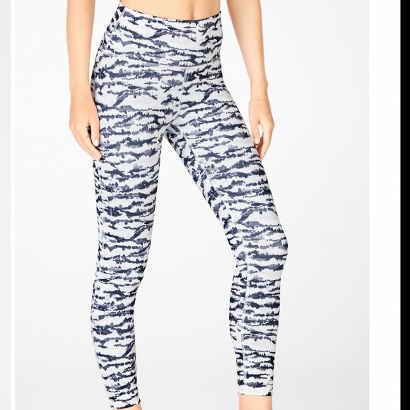 fabletics define high waisted 7/8 leggings - Picture 1 of 4